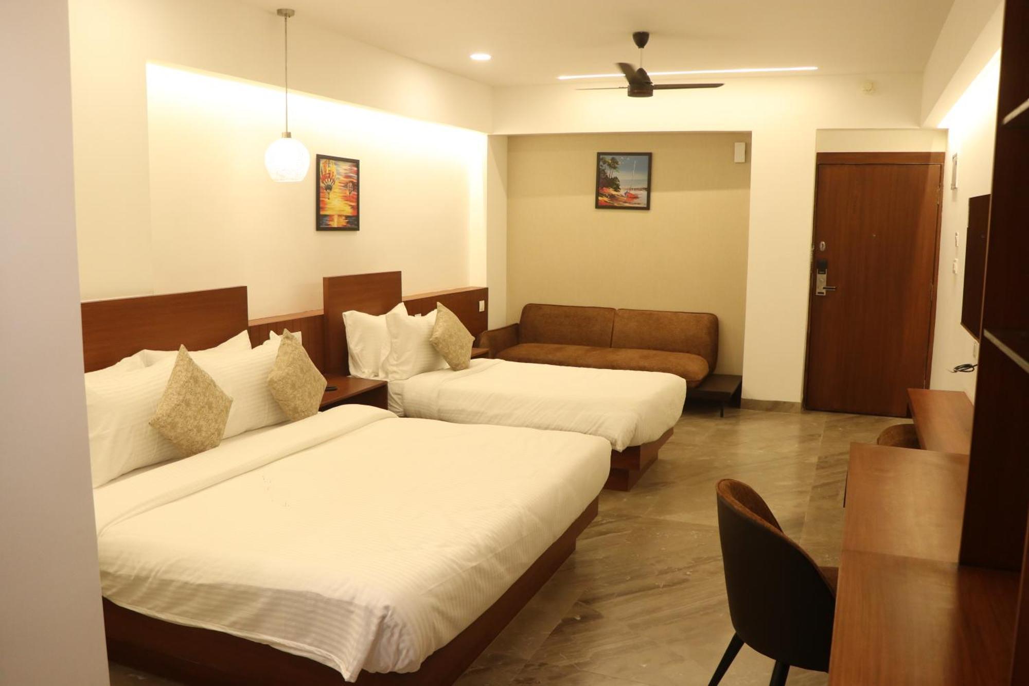 Hotel Kadamb Tree Jabalpur Esterno foto