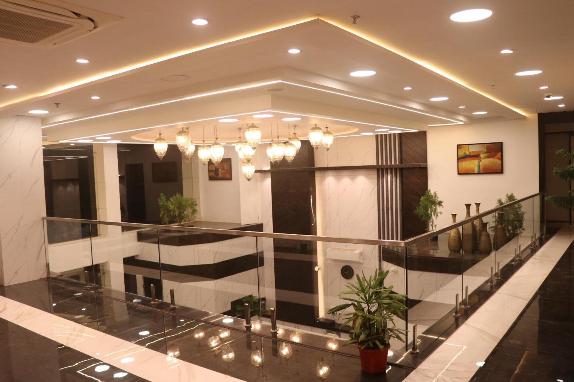Hotel Kadamb Tree Jabalpur Esterno foto